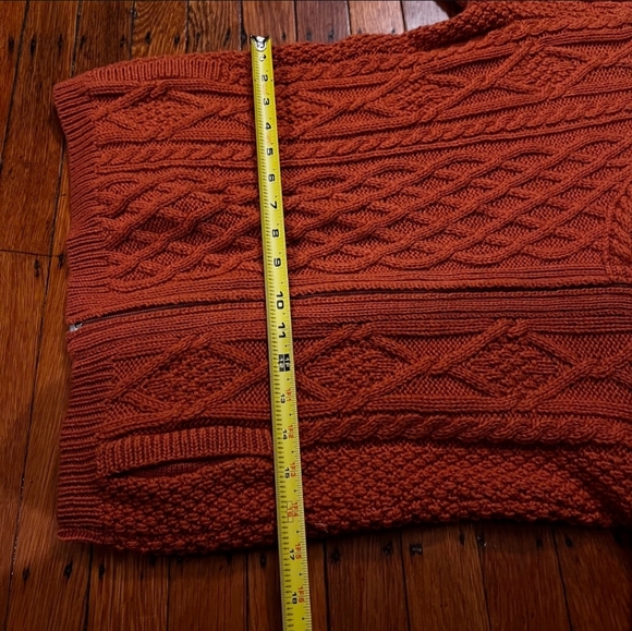 Irish Merino Wool Sweater with Claddagh charms - Picture 12 of 12